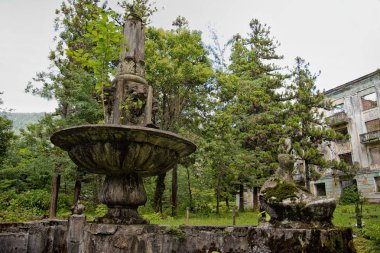 Terk edilmiş madencinin hayalet kasabası Tquarchal (Tkvarcheli, Abhazya