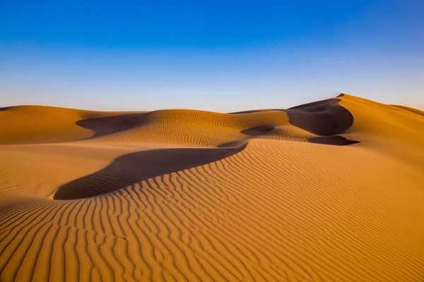 Batı Kazakistan çölünde kum tepeleri manzara — Stok fotoğraf