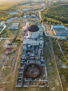 Voro ısı arzı için terk edilmiş ve harap Nükleer Enerji Santrali