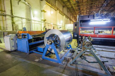 W metal sac şekillendirme makinesi için endüstriyel metal sac bobin