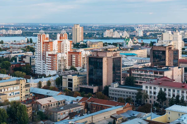 Utsikt över Voronezh centrum i sommarkväll — Stockfoto