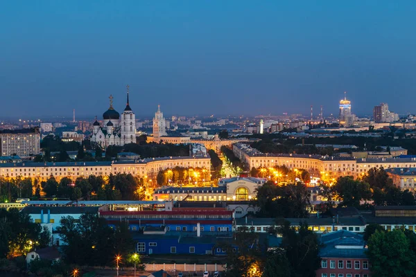 Night Voronezh downtown. View to Voronezh railway station, Mira — Stock Photo, Image