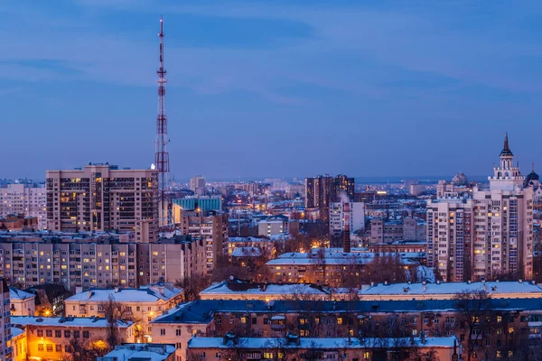 Vista aérea da noite Voronezh centro da cidade. Cidade de Voronezh em — Fotografia de Stock