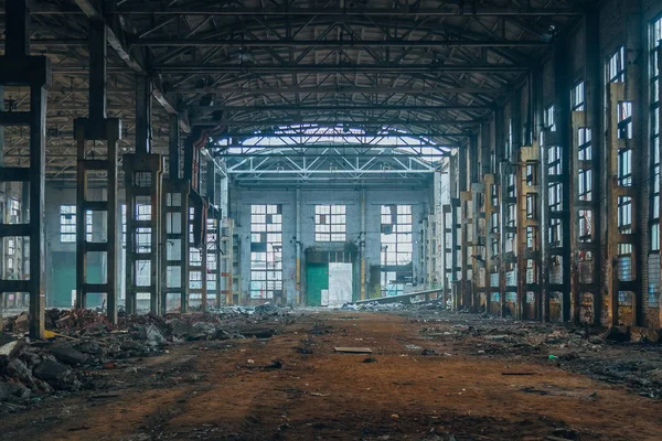 Dark ruined rotten abandoned large industrial hall — Stock Photo, Image