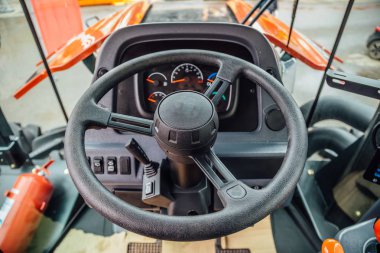 İç modern tarım traktörü veya hasat makinesi birleştirme.