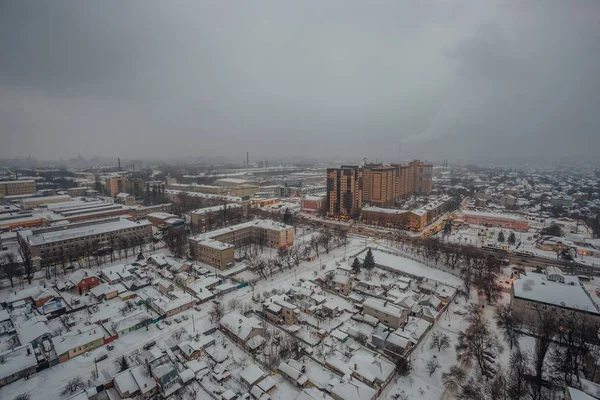 Туманный снежный зимний день в Воронеже. Вид с воздуха — стоковое фото