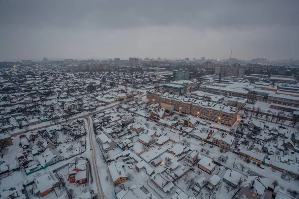 Dimma, snöstorm på vinterdagen i Voronezh. Utsikt från luften — Stockfoto