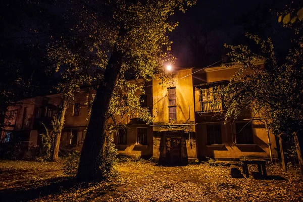 Autumn night courtyard at Voronezh — Stock Photo, Image