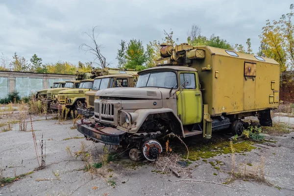 Abandoned Russian military base. Abandoned derelict military tru — Stock Photo, Image