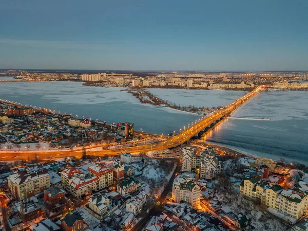 Abend Winter voronezh, Tschernavsky-Brücke, Luftaufnahme — Stockfoto