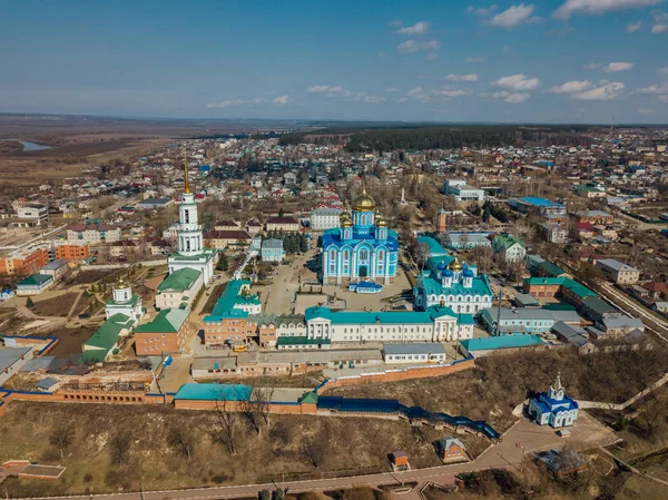 Vista aérea da cidade de Zadonsk e Natividade de Nossa Senhora Monaster — Fotografia de Stock