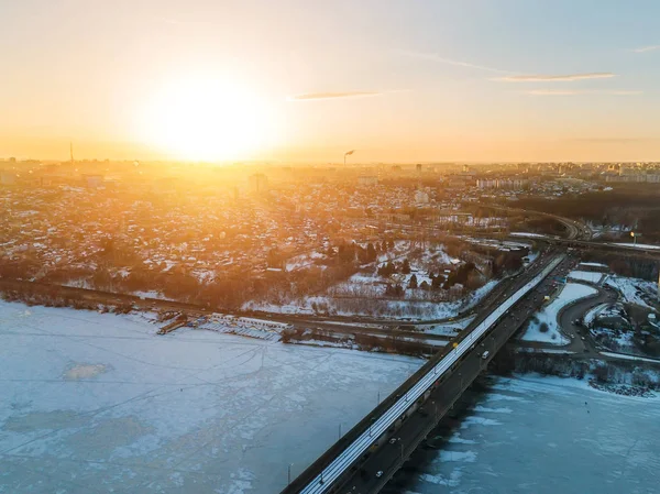 Evening sunset in winter Voronezh, Northern bridge, aerial view — Stock Photo, Image