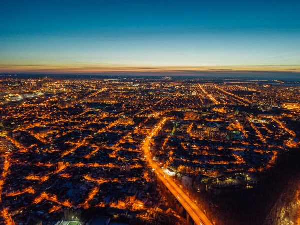 Notte Voronezh. Vista aerea presa dal drone — Foto Stock