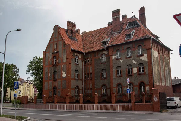 Old former german mansion in Baltiysk - infantry barracks on hea — Stock Photo, Image