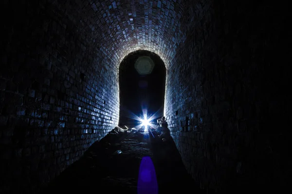 Donjon sombre sous la vieille forteresse prussienne, Kaliningrad — Photo