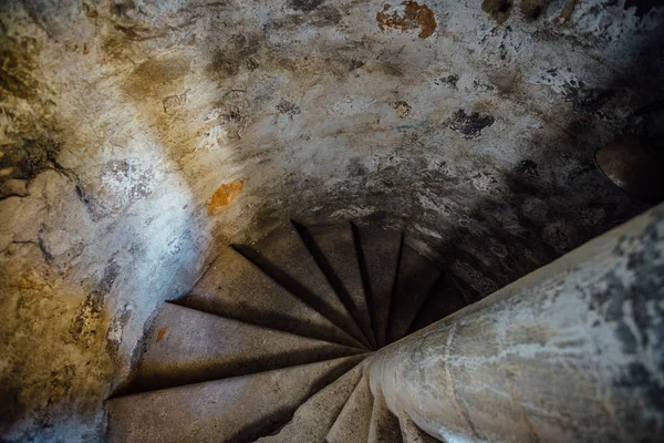 Old spiral staircase inside tower, upside view — Stock Photo, Image