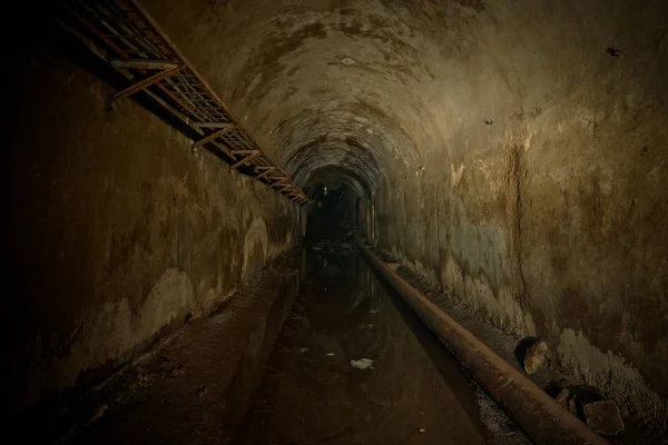 Underground sewer tunnel under Sevastopol, Crimea. Flooded sewer — Stock Photo, Image