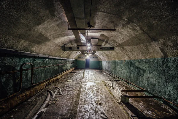 Hôpital souterrain dans un grand bunker soviétique abandonné — Photo