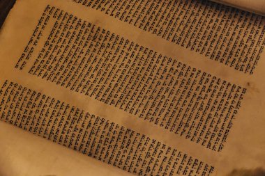 Voronej, Rusya, Circa 2018: İbranice dini el yazısı Tevrat