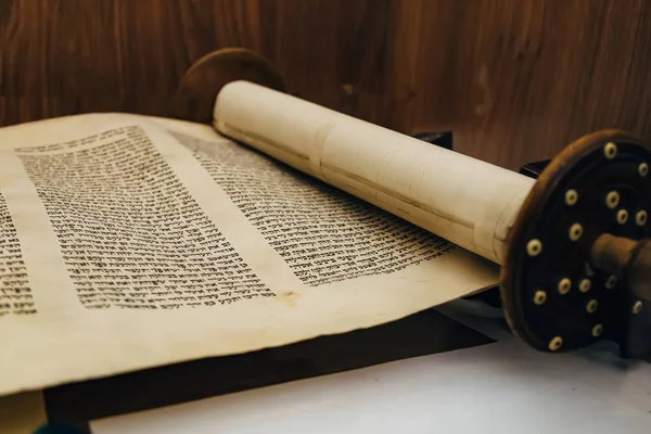 Hebrew religious handwritten Torah parchment scroll — Stock Photo, Image