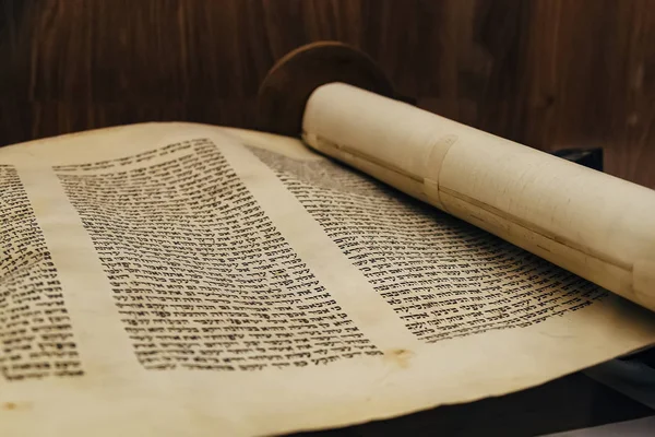 Hebrew religious handwritten Torah parchment scroll — Stock Photo, Image