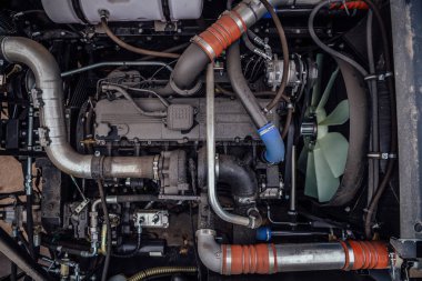 Modern yeni hi-tech dizel tarım traktör ü veya hasat eng