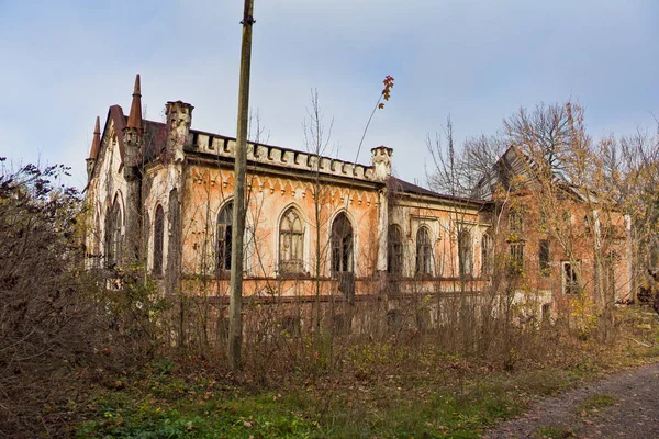 Ruined and abandoned mansion of Khvostov in gothic style, Lipets — Stock Photo, Image