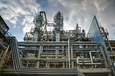 Voronezh Sentetik Lastik Fabrikası, Kimyasal termoplastik üretimi. Bükreş temizleme ve kurutma çözücüleri sütunları.