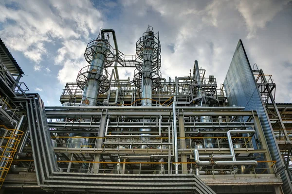 Voronezh Sentetik Lastik Fabrikası, Kimyasal termoplastik üretimi. Bükreş temizleme ve kurutma çözücüleri sütunları.