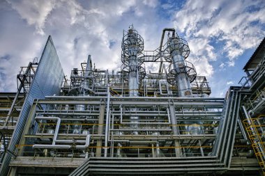 Voronezh Sentetik Lastik Fabrikası, Kimyasal termoplastik üretimi. Bükreş temizleme ve kurutma çözücüleri sütunları.