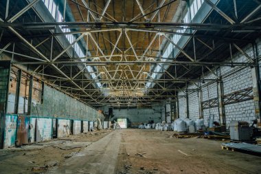 Voronezh 'in terk edilmiş binası. Deneysel metal fabrikası.