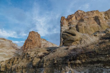 Çöldeki güzel dağ kanyonu. Boszhira Içinde Ustyurt pla