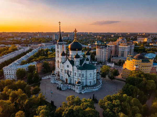Tarde Voronezh, Catedral de la Anunciación, vista aérea del dron —  Fotos de Stock
