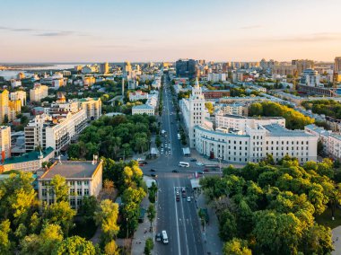 İyi akşamlar Voronezh, hava manzaralı. Güneydoğu demiryolu ve devrimin yönetim kulesi