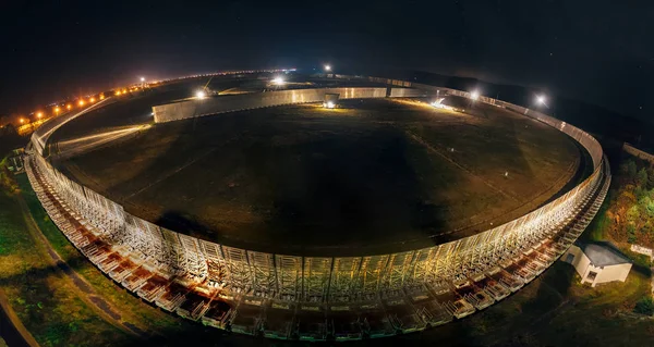 大きなラジオ望遠鏡ラタン-600サンラスの空中夜景。ゼレ — ストック写真