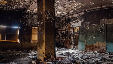 Astrakhan 'daki eski tarihi konağın içi yanmış.