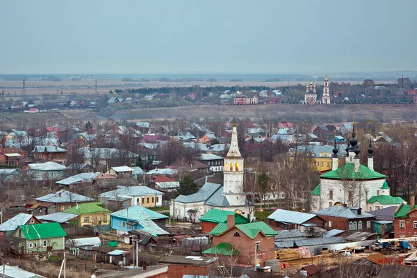 Avond oude Suzdal stadsgezicht vanaf het dak. Kerken, kloosters — Stockfoto