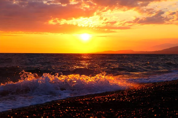 Beautiful sunset above Black sea — Stock Photo, Image