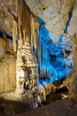 Nat güzel speleothem diktalagnata, sarkıt, dikitler
