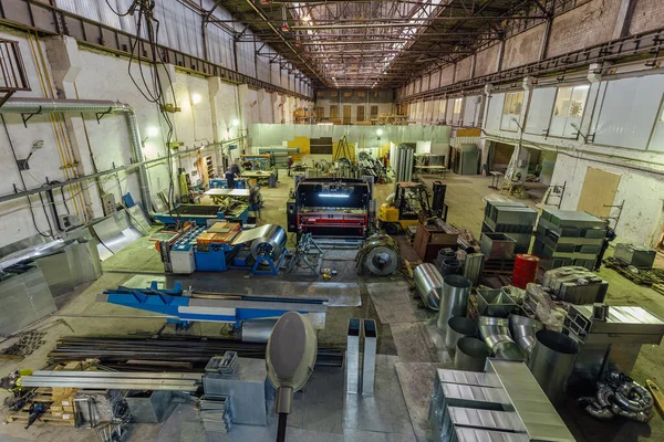Metal işleme fabrikası. Boru ve ekipman parçalarının imalatı — Stok fotoğraf