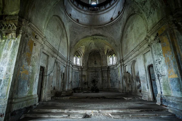 버려진 교회 인테리어 — 스톡 사진