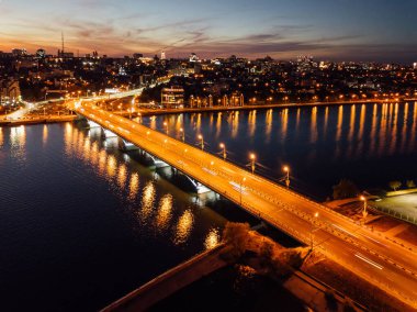 Gece Voronezh, Chernavsky köprüsü ve Massalitinov seti, hava manzarası