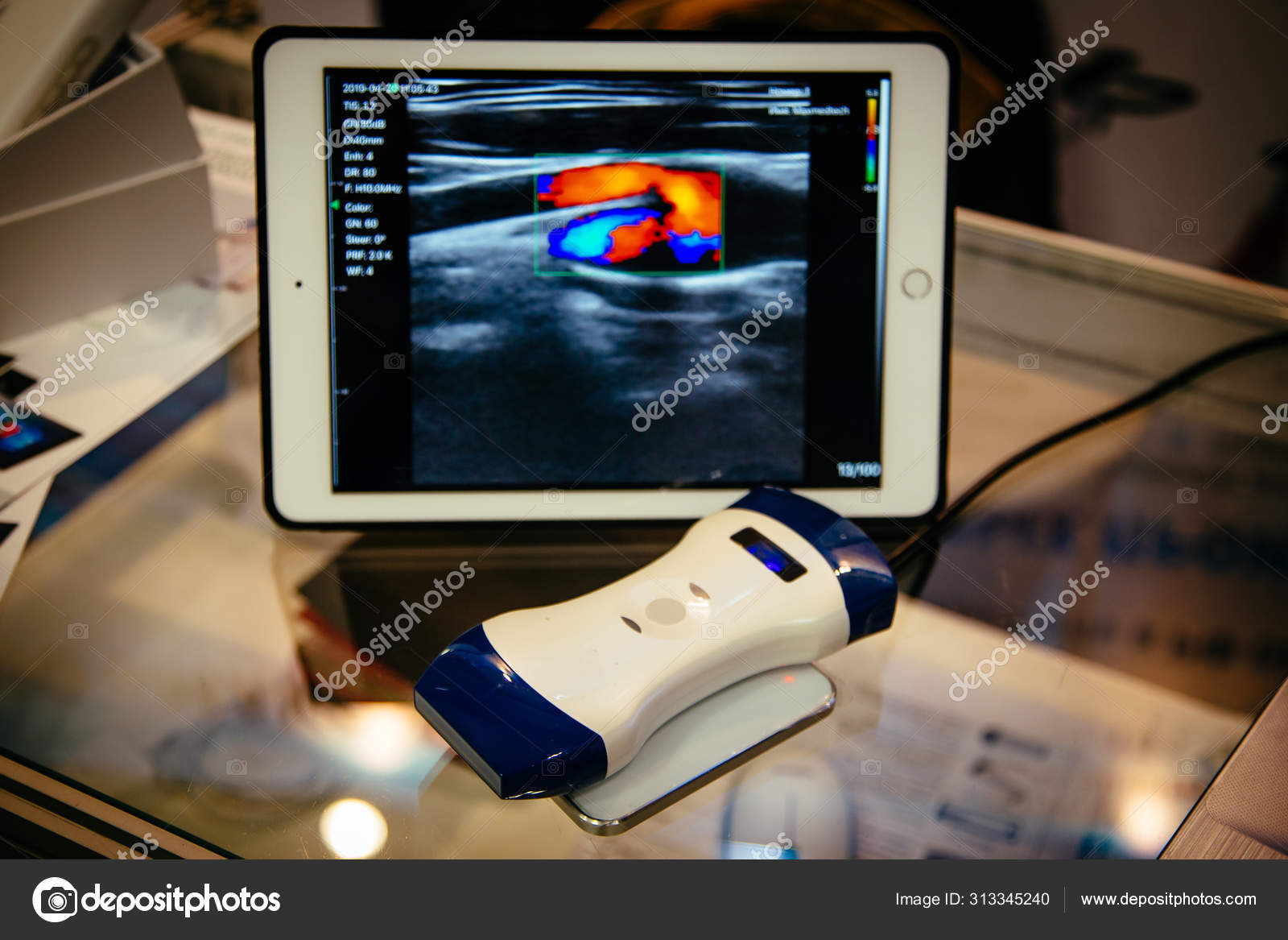 Scanner à Ultrasons Moderne à La Clinique