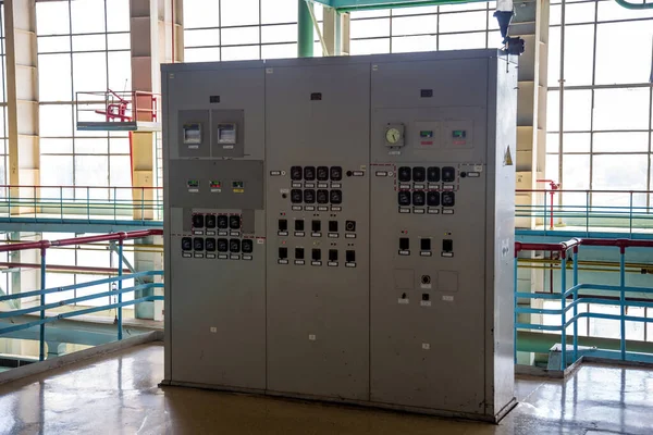 Panel de engranajes de interruptor eléctrico industrial de la central eléctrica o fábrica — Foto de Stock