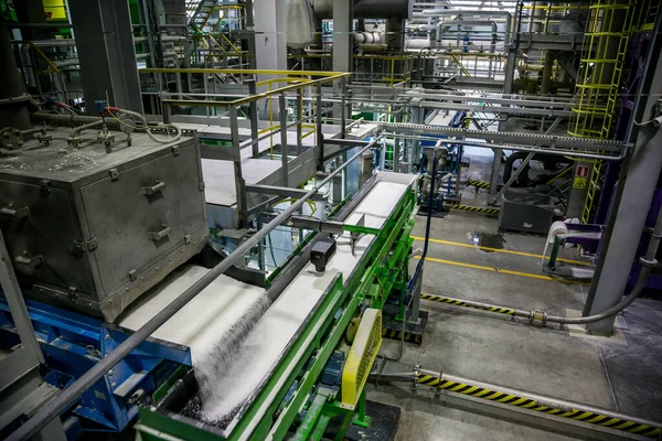 Fábrica de polímeros químicos. Producción de polvo termoplástico — Foto de Stock