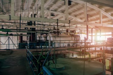 Endüstriyel kazan dairesinde. Isıtma ekipmanı