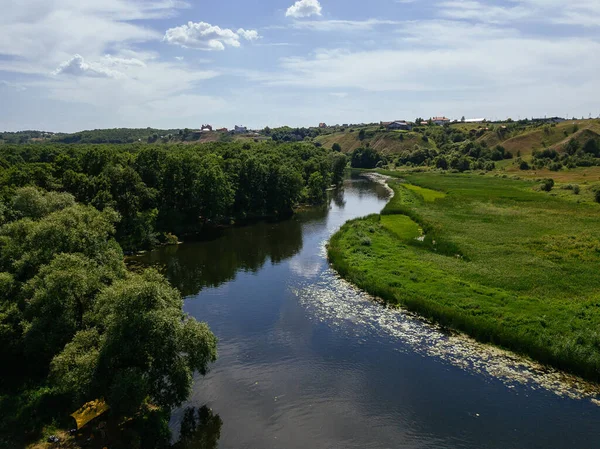 Vue aérienne de beaux paysages naturels. Rivière Voronej, Russie — Photo