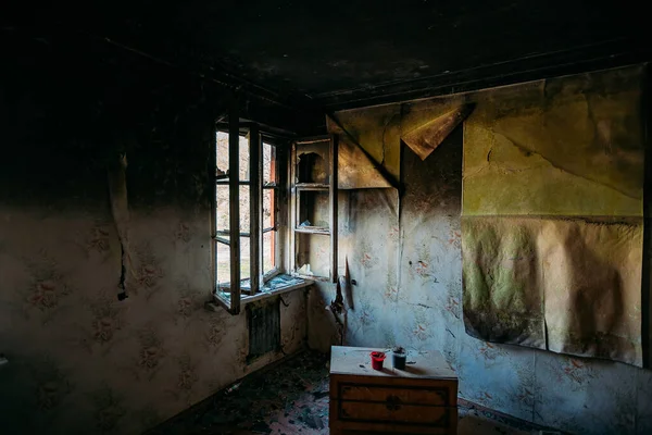 Quemado Antiguo Interior Casa Rural Consecuencias Del Fuego —  Fotos de Stock