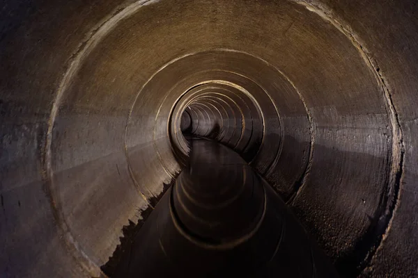 Zaplavený Kruhový Kanálový Tunel Odrazem Vody — Stock fotografie