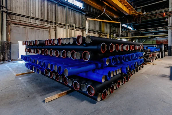 Öntöttvas Csövek Csővezeték Építéséhez Raktárban — Stock Fotó
